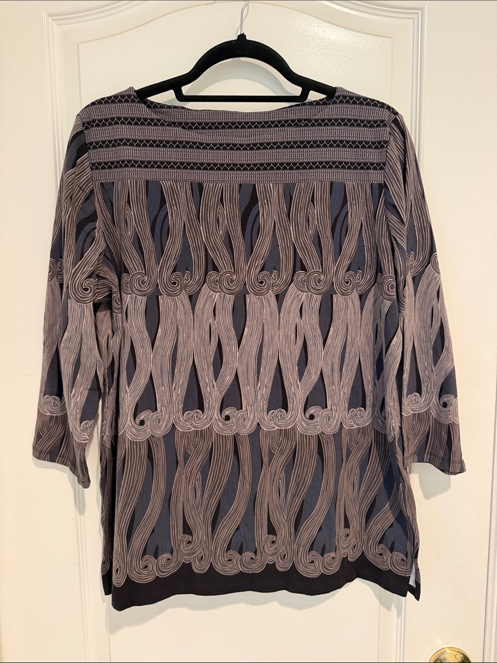 MMA Art of French Tendrils Tunic Women’s Top Gray and Black